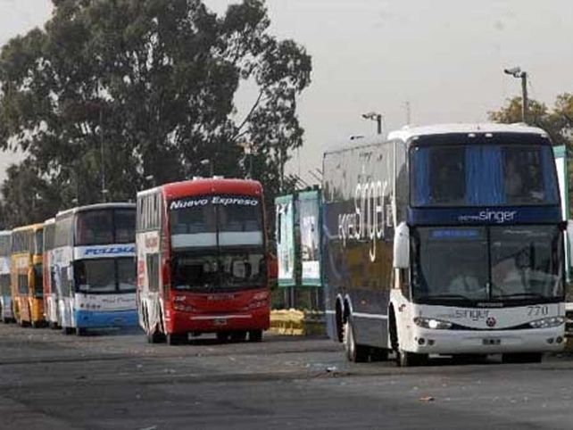 La UTA anunció un paro de choferes de micros de larga distancia