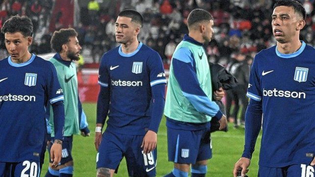 Racing ante un torneo para el olvido.