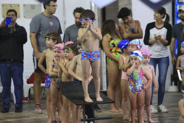 Torneo de Natación 114° Aniversario del Club Atlético Estudiantes de Paraná