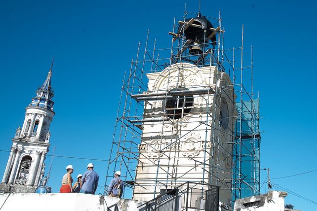 Restauran el histórico reloj de la Municipalidad de Paraná.