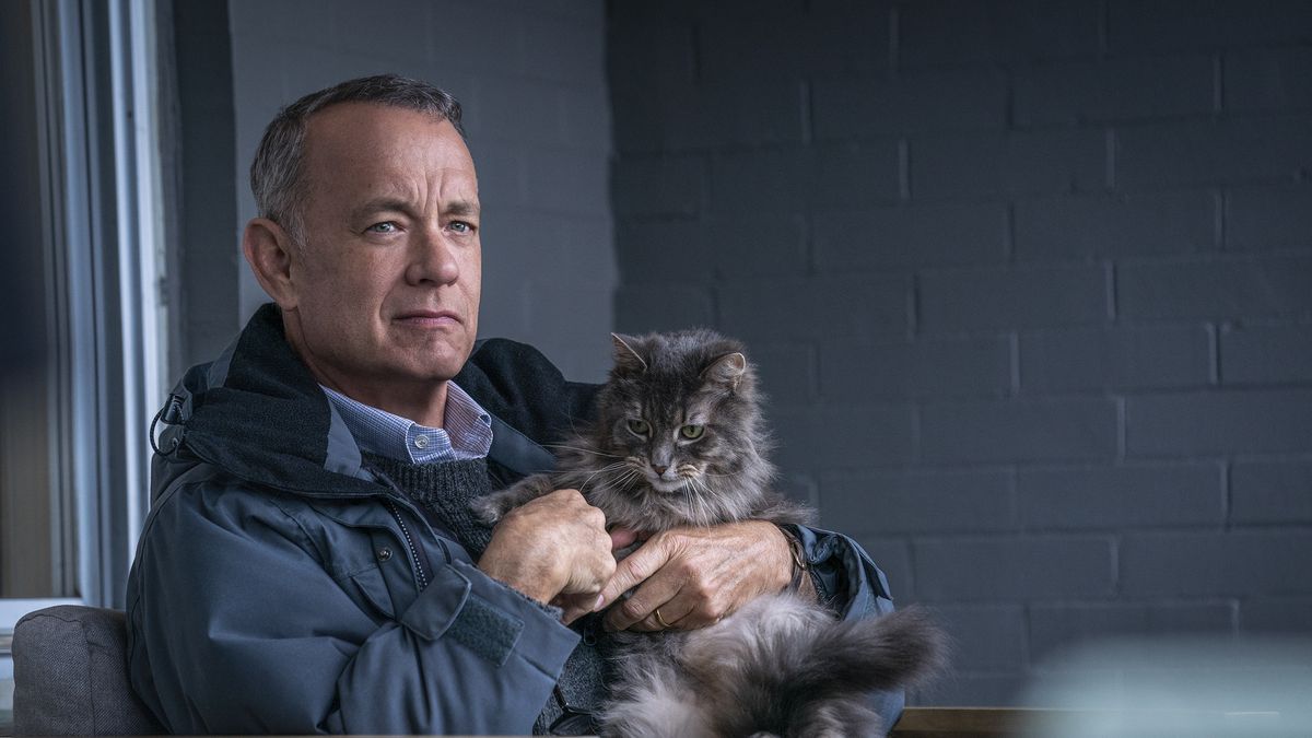 Tom Hanks regresa a los cines convertido en un viudo estricto y malhumorado
