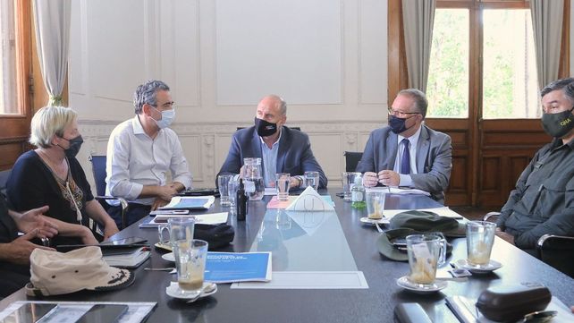 El gobernador Perotti mantuvo varias reuniones este martes por la tarde por las recientes balaceras contra los locales gastronómicos.&nbsp;