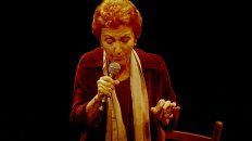 Dina Rot fue una referente de la canción tradicional judía y difusora de la música y la poesía latinoamericana. Dina Rot fue una referente de la canción tradicional judía y difusora de la música y la poesía latinoamericana.