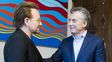 Encuentro en Casa Rosada. El presidente Macri recibió a Bono, el cantante de U2.&nbsp;