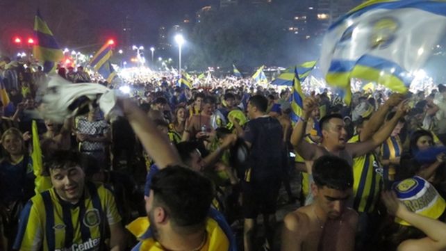 Una explosión auriazul llenó de festejos cada rincón de Rosario