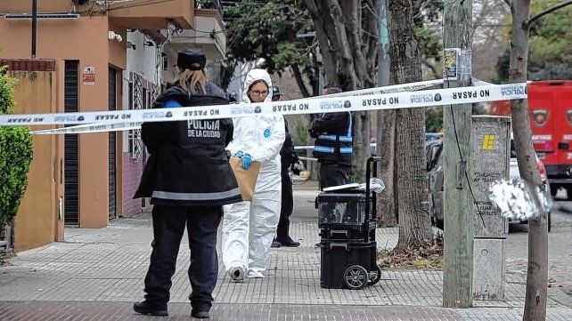 Femicidio en Villa Devoto: asesinaron a una mujer y detuvieron a su esposo.