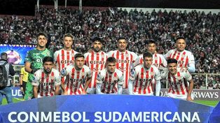 Unión marcó un récord para el fútbol argentino en la goleada por 4-0 a Junior.