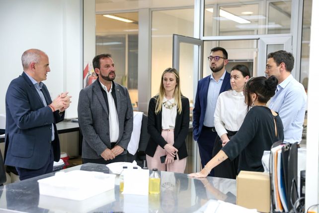 Sujarchuk visitó empresas de la región junto a la a secretaria de Ciencia