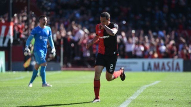 Corre al Coloso. Cristián Lema iniciará la tercera etapa en Newell’s. Su partida jamás tuvo un reemplazo confiable.