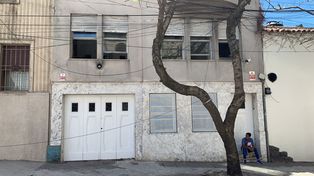 La casa de San Luis 448 con las ventanas reemplazadas tras el robo.