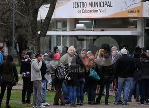 Licencia nacional de conducir: las colas preocupan al municipio y exigen soluciones urgentes