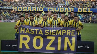 Los jugadores de Central le rindieron homenaje a Gerardo Rozín, el periodista y fana canalla fallecido este viernes.&nbsp; 