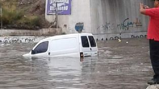 Anegamientos y evacuados por un fuerte temporal en Mendoza