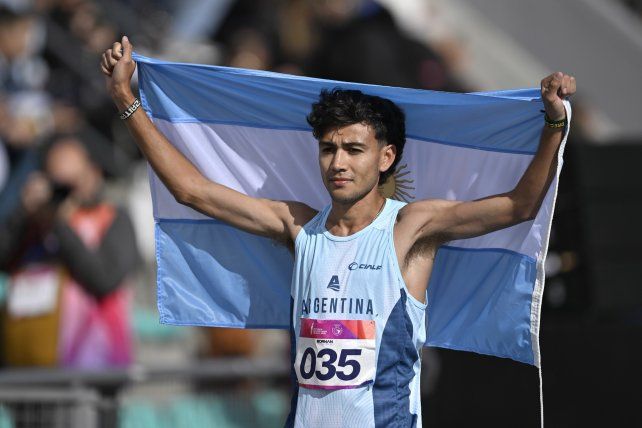Matías Reynaga consiguió la medalla de plata en los 10.000 metros en Santa Fe.
