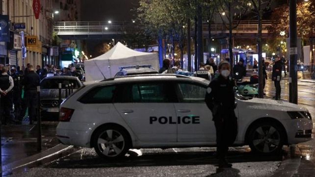 La niña de 12 años asesinada en París habría muerto por asfixia.