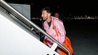 Lionel Messi partió a Arabia Saudita de pretemporada.