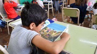 El Plan de Alfabetización presenta una mejora de casi 40% en estudiantes de segundo grado, según pruebas de 2004, indica la titular del CGE, Alicia Fregonese