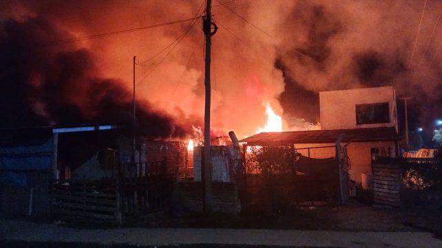 Un incendio consumió totalmente una casilla de madera en Chajarí.