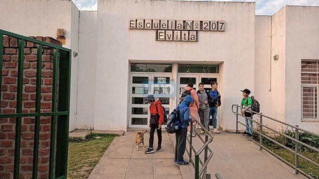 Padres exponen las malas condiciones edilicias de escuela de San Benito.