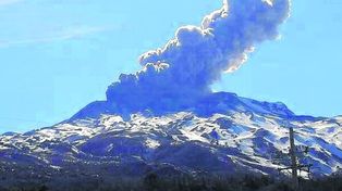 Alerta naranja por la actividad del volcán Nevados del Chillán