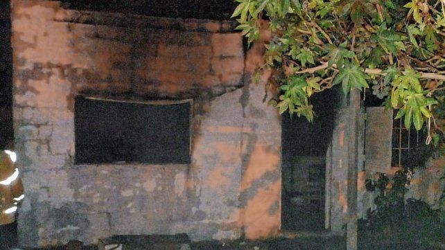 Un incendio consumió la casa de una mujer y sus cinco hijos