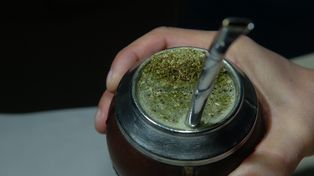 La OMS advierte que las bebidas muy calientes podrían provocar cáncer de esófago