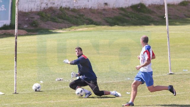Federico Cosentino defenderá esta noche la valla de Atlético ante la suspensión de Yair Bonnín.&nbsp;