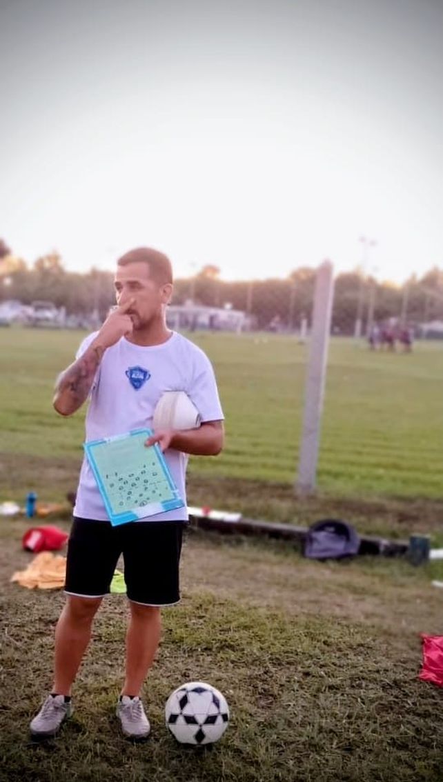 Estrella Azul de Pérez. Walter Fleitas sigue al frente del club que sigue en la Primera C.&nbsp; 