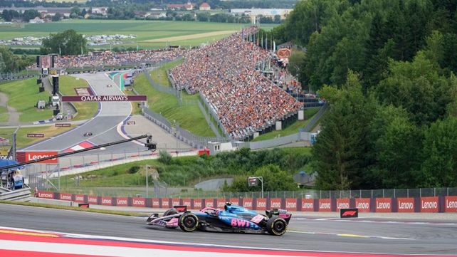 Una vista bárbara del Alpine de Franco Colapinto en la pista del Red Bull Racing de Austria.