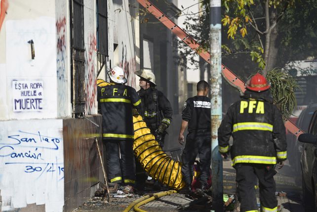 El taller textil clandestino se incendió y murieron dos chicos.