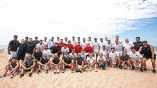 Insólito: a Colón se le rompió el micro y viajó el mismo día del partido a Córdoba