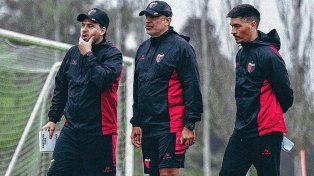Iván Delfino comienza a definir la formación de Colón para jugar con San Telmo