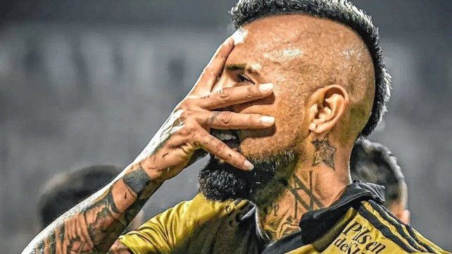 Arturo Vidal recibió una grave denuncia en Santiago de Chile