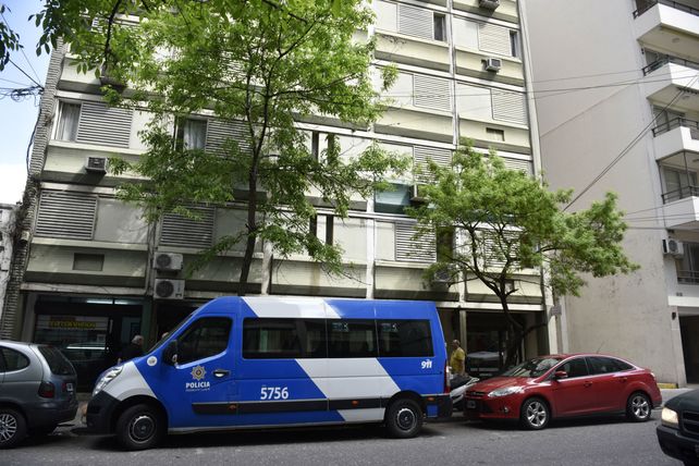 Allanamiento. Hace poco la policía concurrió a España 38 en el marco de una presunta estafa.