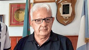 Un histórico presidente del ascenso agredió a un periodista.