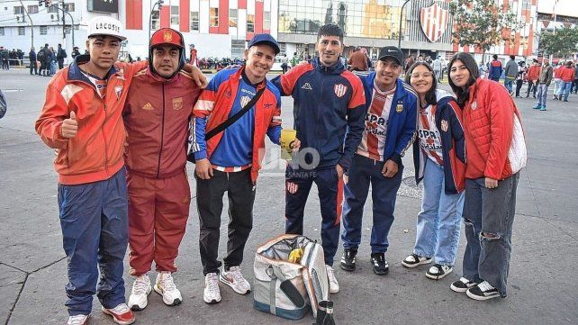Todo el color y pasión de los hinchas de Unión para el duelo clave ante Talleres