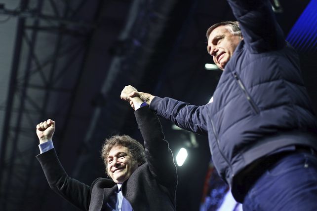 Javier Milei y Jair Bolsonaro compartieron escenario en un acto de la derecha brasileña en Camboriú.