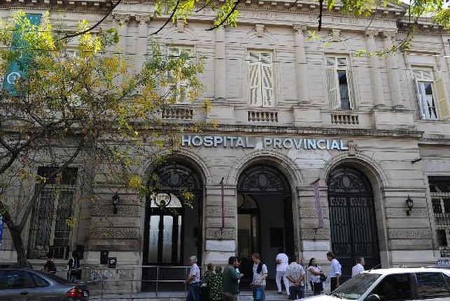 La joven de 23 años está internada en el Hospital Provincial de Rosario.