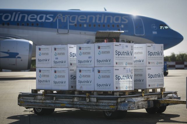 Llegan al país más dosis de vacunas para combatir la pandemia del coronavirus