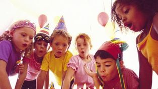 Un juez determinó que la canción del feliz cumpleaños es de dominio público