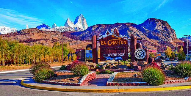El Chaltén es uno de los pueblos del sur argentino que posee rincones naturales y montañas para conocer.