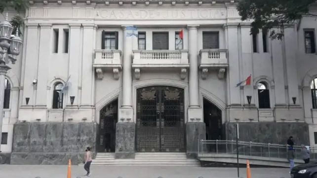 Tribunales de la capital provincial.