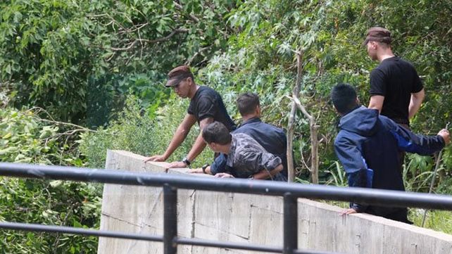 La policía suspendió la búsqueda de Fiorella en el arroyo Antoñico