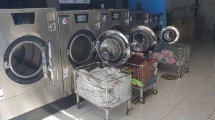 Y un día salió el sol en Santa Fe: las jornadas de lluvia y humedad dispararon la demanda en las lavanderías