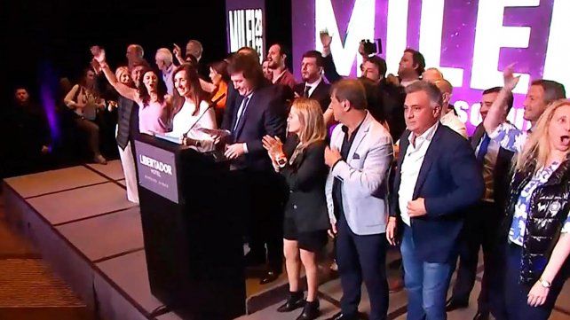 Javier Milei se mostró dispuesto a negociar con Juntos por el Cambio para terminar con el kirchnerismo. El candidato va al Balotaje con Sergio Massa