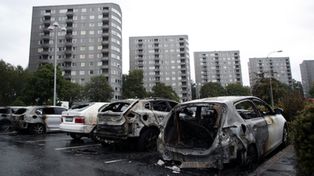 Quemaron una centena de autos en Gotemburgo