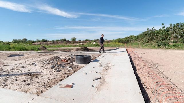 Los trabajos en el barrio Humedales del Oeste cuentan con una inversión de más de $9.473 millones y presentan un avance del 51%.