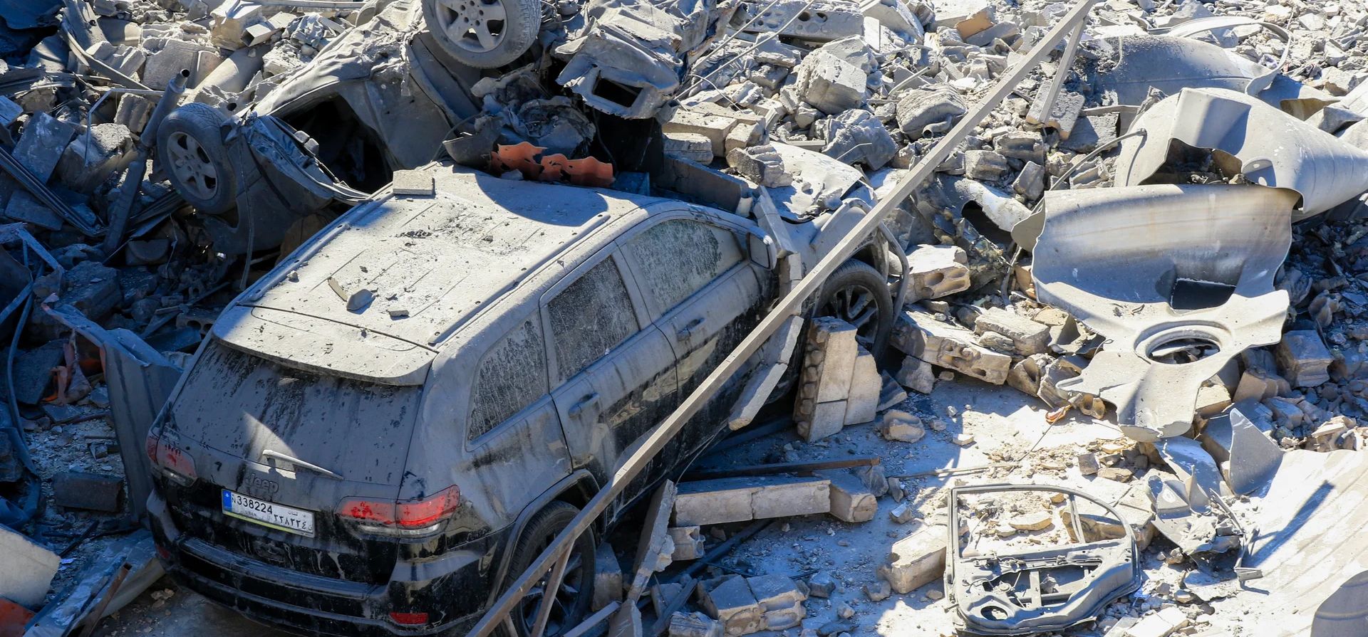 Destrucción en una zona atacada durante la noche por ataques aéreos israelíes, Saksakiyeh, Líbano. Fotografía: Mahmoud Zayyat/AFP/Getty Images Destrucción en una zona atacada durante la noche por ataques aéreos israelíes, Saksakiyeh, Líbano. Fotografía: Mahmoud Zayyat/AFP/Getty Images