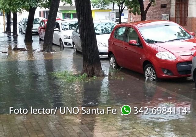 Así estaban las veredas de Salta y Urquiza