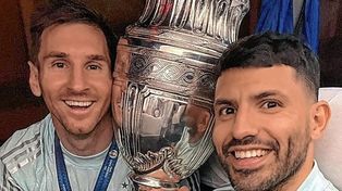 De Messi para Agüero: Voy a extrañar muchísimo estar con vos adentro de la cancha